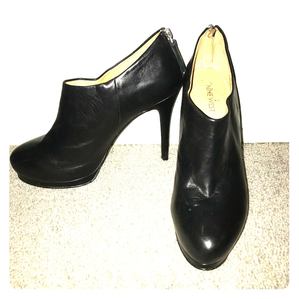 GORGEOUS Nine West Haywire booties